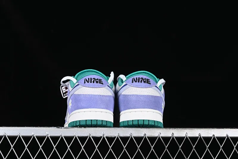 All categories Nk SB Dunk Series Nk SB Dunk Low low-top sneakers Nk SB Dunk Low "85" blue and white flowers double hook straps SB low-top sports and leisure sneakers DO9457-144